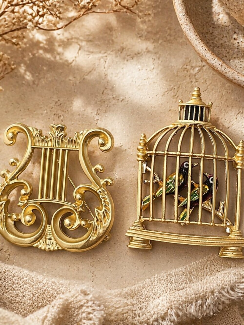 Set of 2 Vintage Gold Tone Brooches Pins– Ornate Lyre Harp Pin & Birdcage